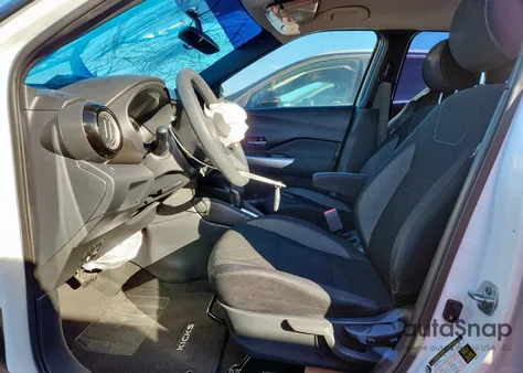 2018 Nissan Kicks S z USA, uszkodzony, nr VIN 3N1CP5CU2JL524794